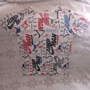 💥Boys Nike T-shirt Jordan color white blue with red